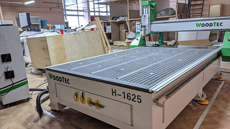 Фрезерный станок с ЧПУ по дереву WoodTec H 1625 купить в Новосибирске - rodan.ru
