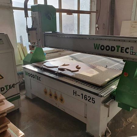 Фрезерный станок с ЧПУ по дереву WoodTec H 1625 купить в Новосибирске - rodan.ru