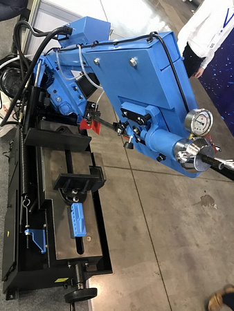 Ленточнопильный станок для резки металла MetalTec BS 228 FH